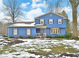 411 Ravine Dr, Youngstown, OH 44505