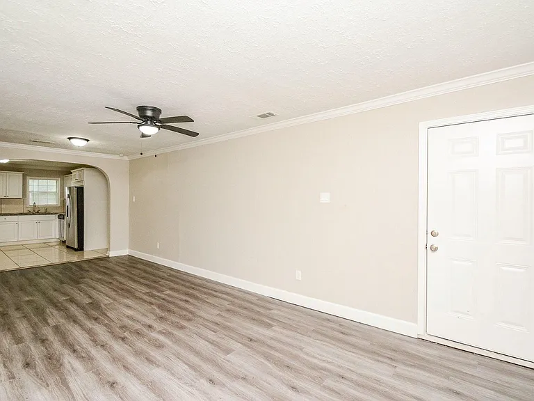 2109 Pomona Dr — Photo 4