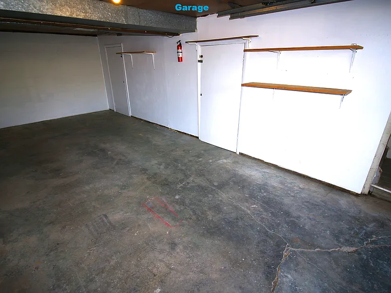1090 Meridian Ct — Photo 44
