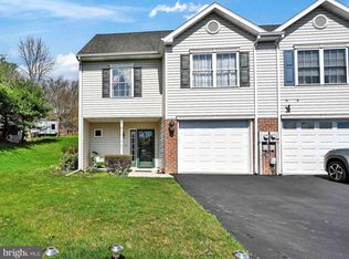 201 Pine Crest Village Dr, Pine Grove, PA 17963