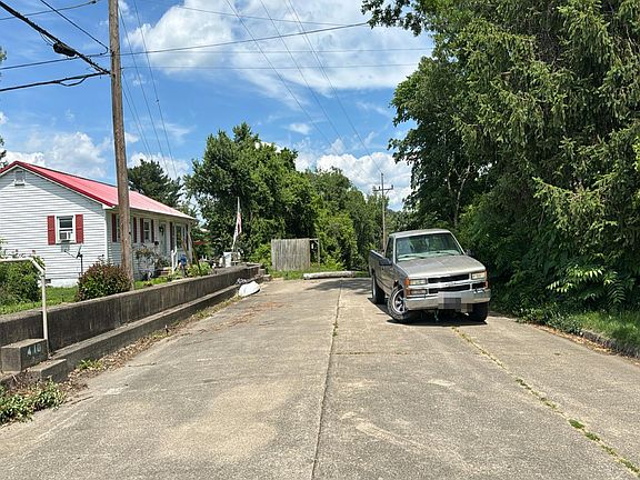 4th image of 410 N 8th St