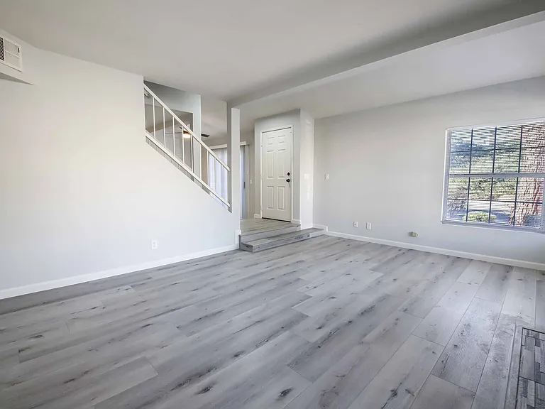 2840 Floral Peak Dr — Photo 4