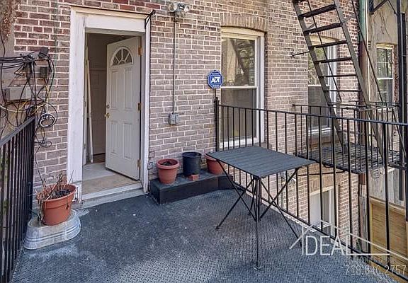 4th image of 135 Kane St APT 1