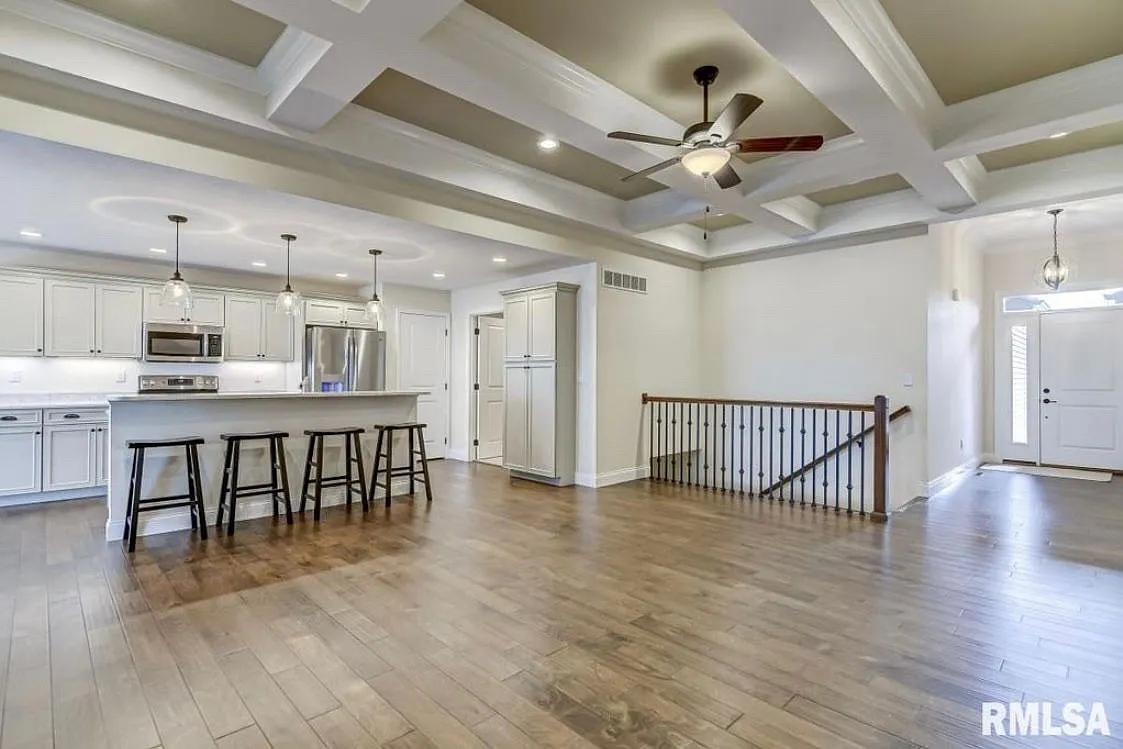 Building Photo - 1811 Spartan Dr