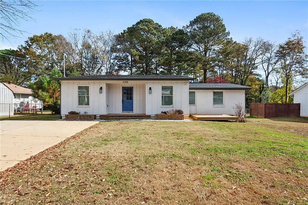 4 bed, 2.0 bath, 1742 sqft, $2,995 — Photo 1
