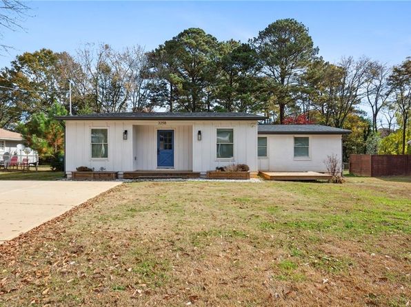 3258 Highland Dr SE