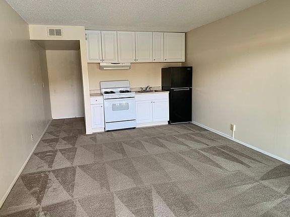 2nd image of 535 Larkspur Plaza Dr #12