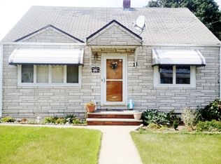 11 Center Ct, Garfield, NJ 07026