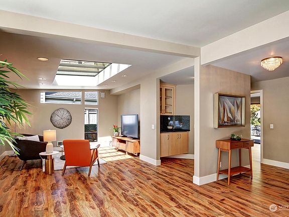5th image of 3034 61st Avenue SE