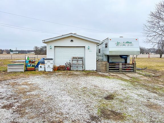 4th image of 3895 W Newton Dr