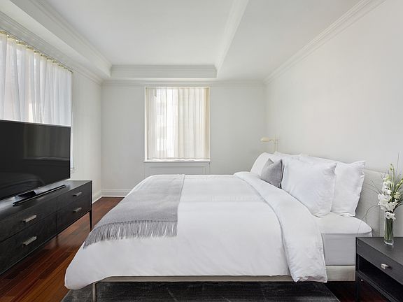 4th image of 330 E 56th St #901
