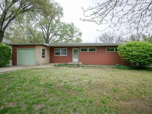 307 Summit Ave, Manhattan, KS 66502