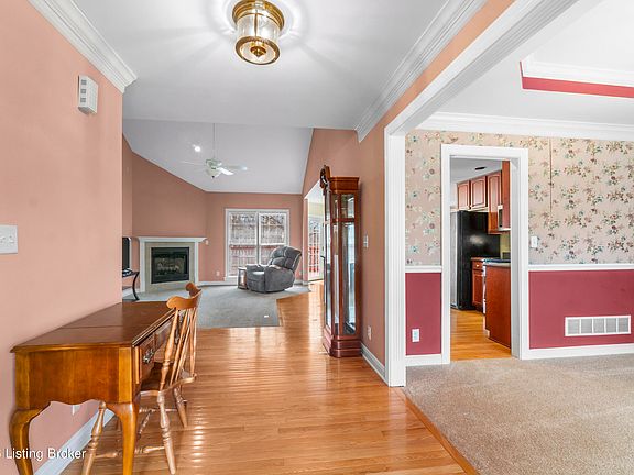 4th image of 273 Yates Ln