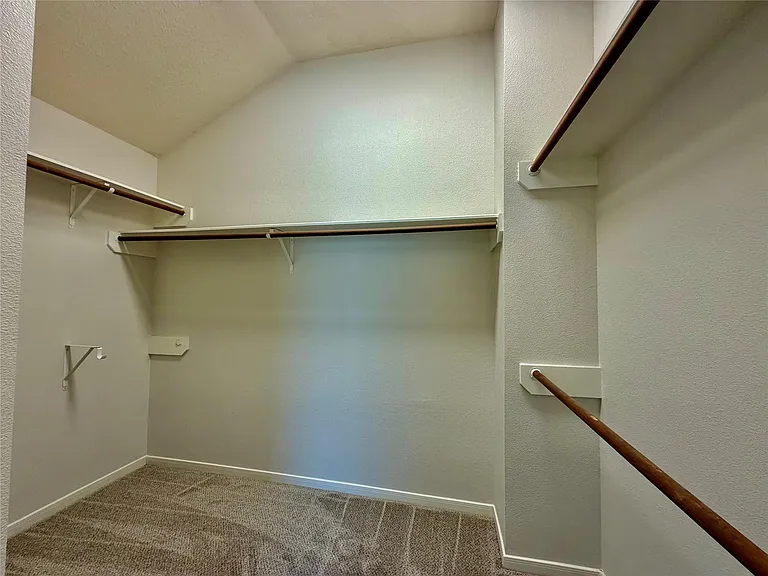 7426 Maple Run Dr — Photo 8