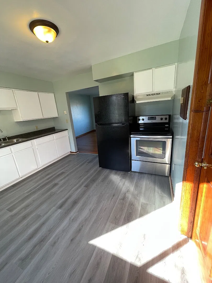 9709 Schoolhouse Drive - Apt #4 — Photo 4