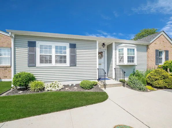 87 Harbor S, Amityville, NY 11701