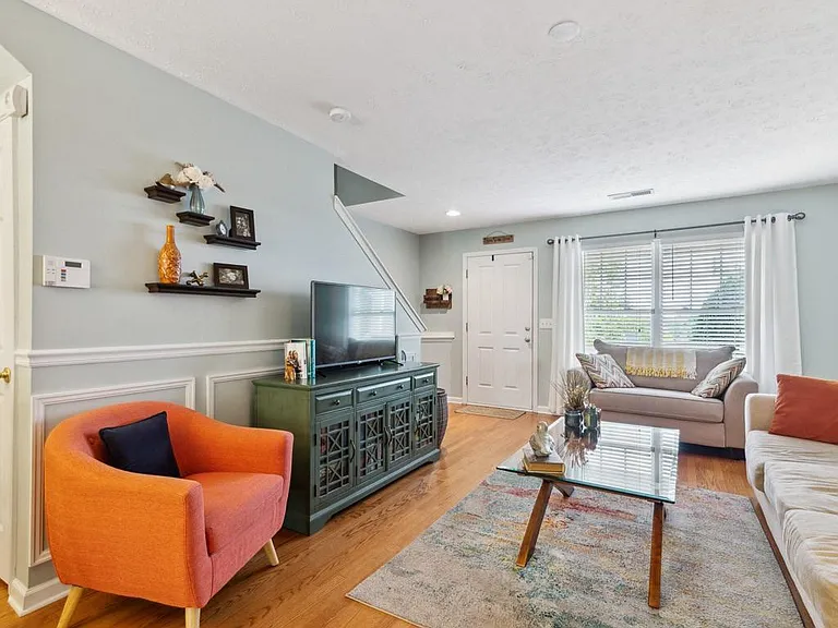 510 Shadow Glen Dr — Photo 4