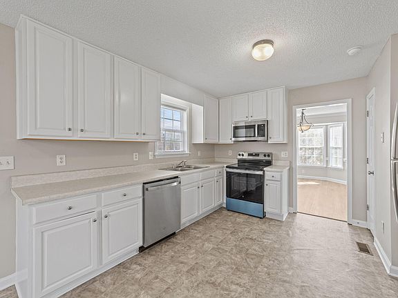 5th image of 1636 Middle Ridge Dr