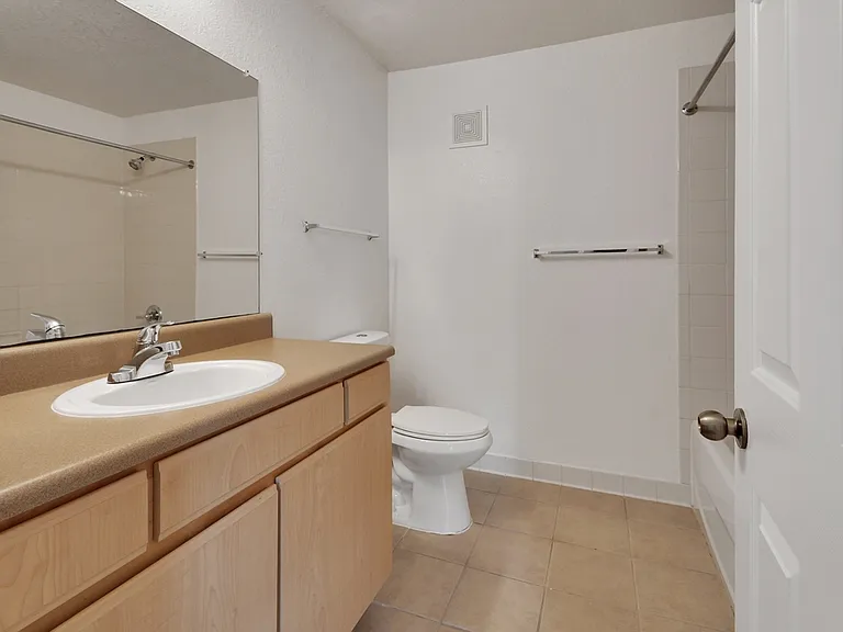 940 Village Trl #4-207 — Photo 20