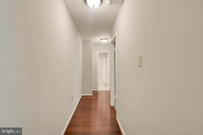 10626 Weymouth St #102 — Photo 13