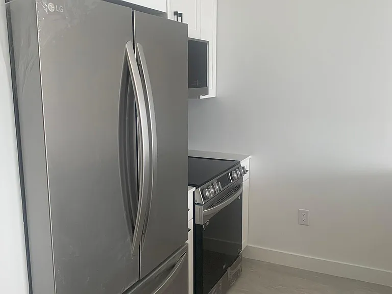 511 Lucerne Ave #611 — Photo 7