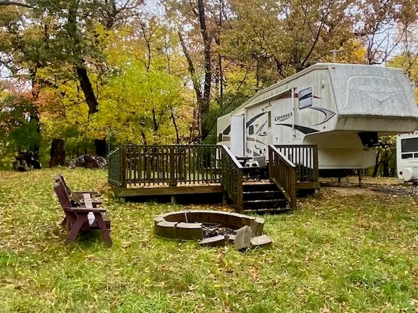 21/203 Woodhaven Dr E, Sublette, IL 61367
