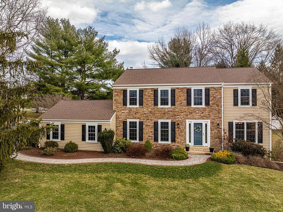 1st image of 104 Taillevent Cir