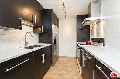1st image of 1351 N Orange Dr APT 118