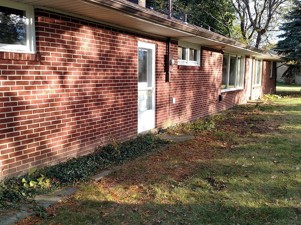 2nd image of 2511 Courtly Dr
