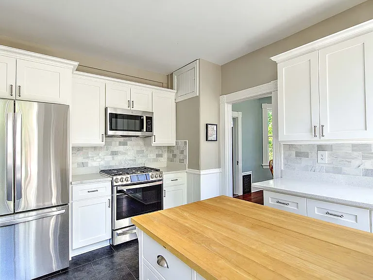 240 Brown St #2 — Photo 5