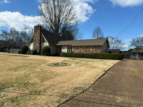 2nd image of 187 Channing Way
