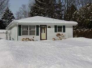 1620 Galax Dr, Manitowoc, WI 54220