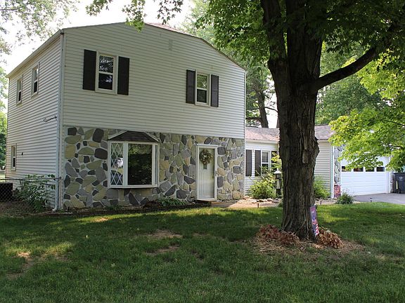 4th image of 165 Melody Ln