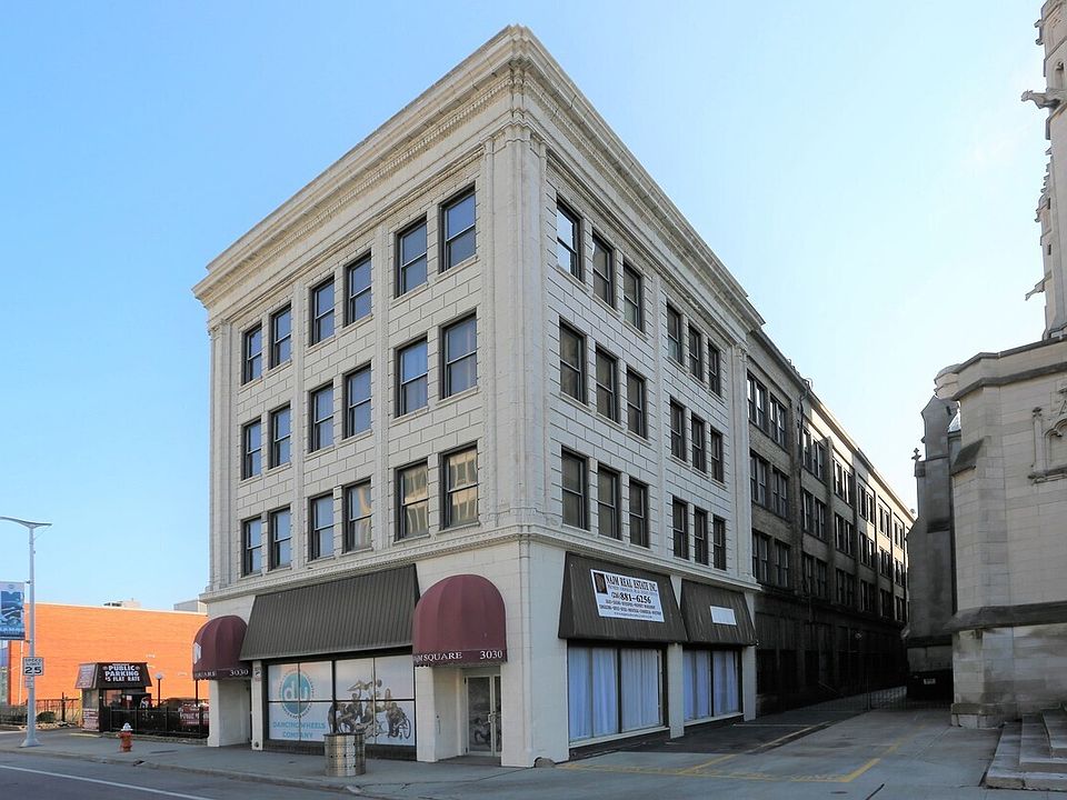 1st image of 3030 Euclid Ave #207