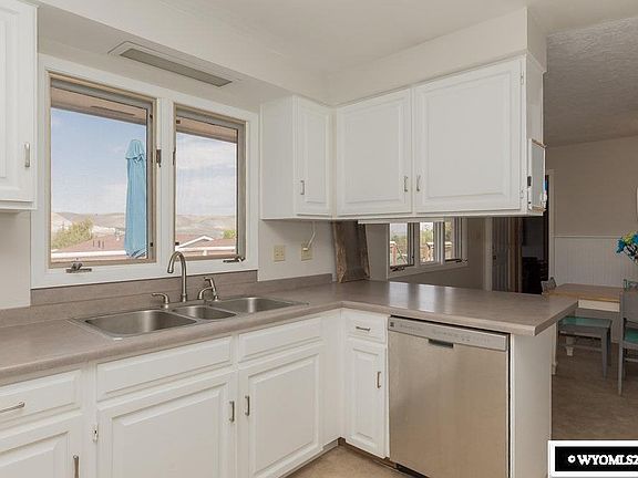 3rd image of 805 Easy Cir