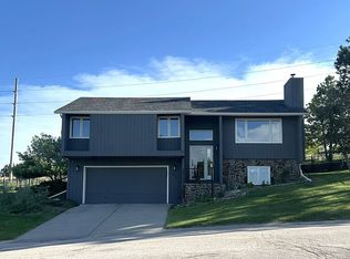 5201 Waxwing Ln, Rapid City, SD 57702