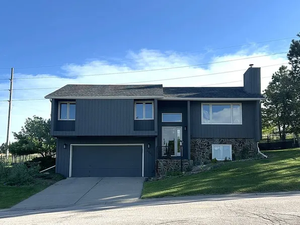 5201 Waxwing Ln, Rapid City, SD 57702