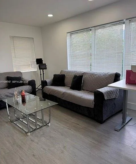 821 NE 6th St #2 — Photo 5