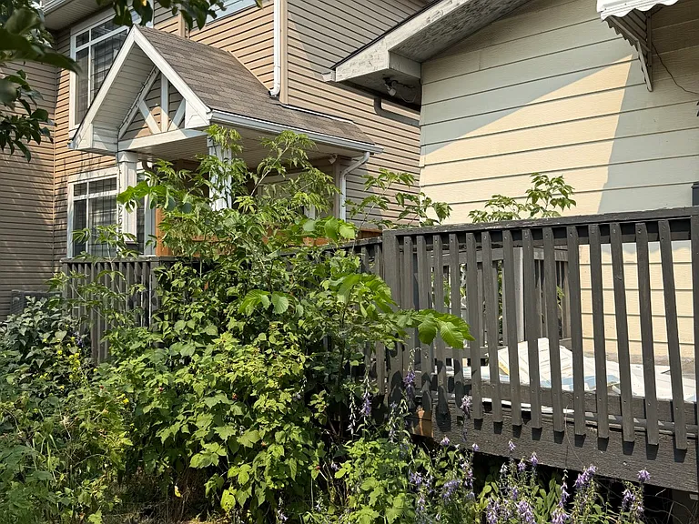 7226 Ogden Rd SE — Photo 2