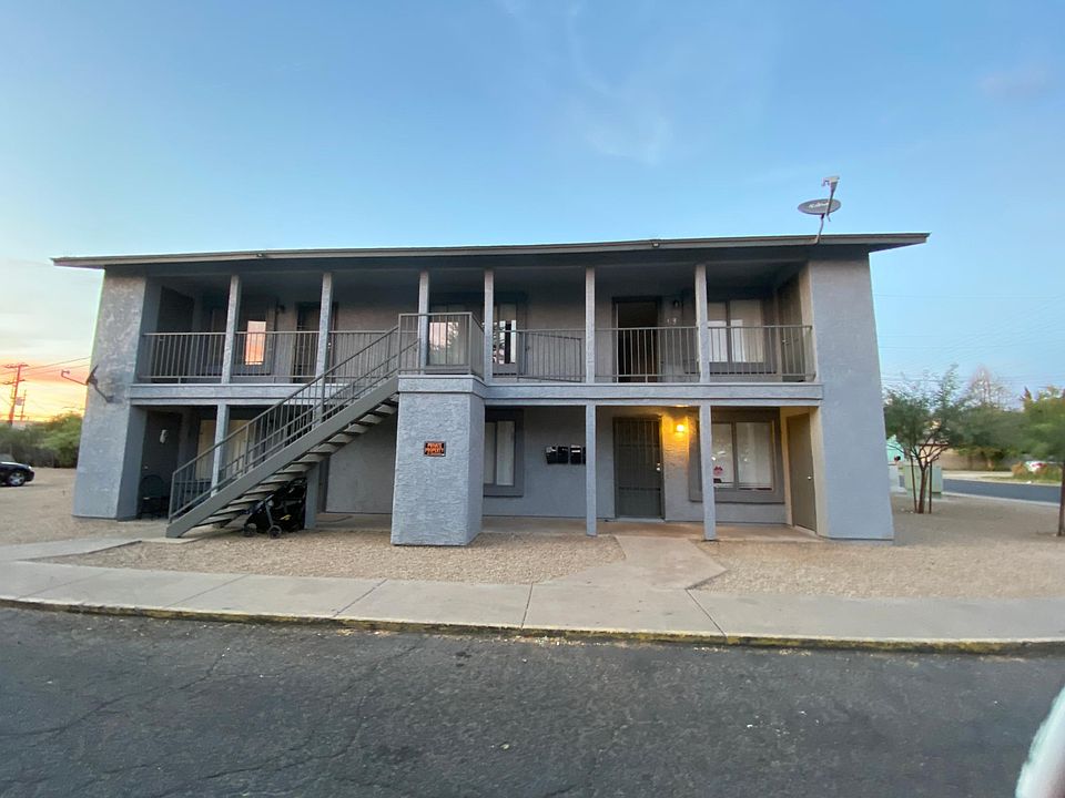 1st image of 5028 N 22nd Ave #C3
