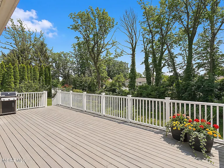96 Lake Shore Dr — Photo 25