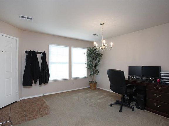 3rd image of 8805 Chisholm Trl