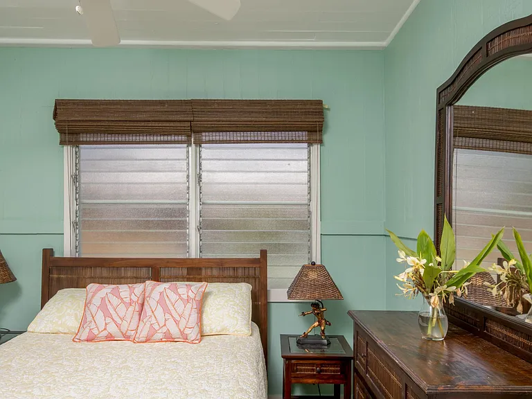 queen bed