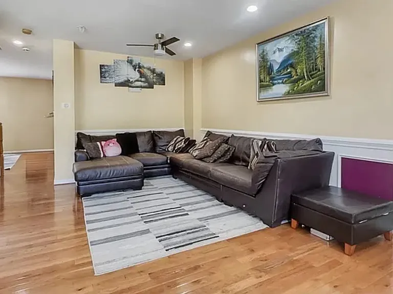 8797 Stonehouse Dr — Photo 22
