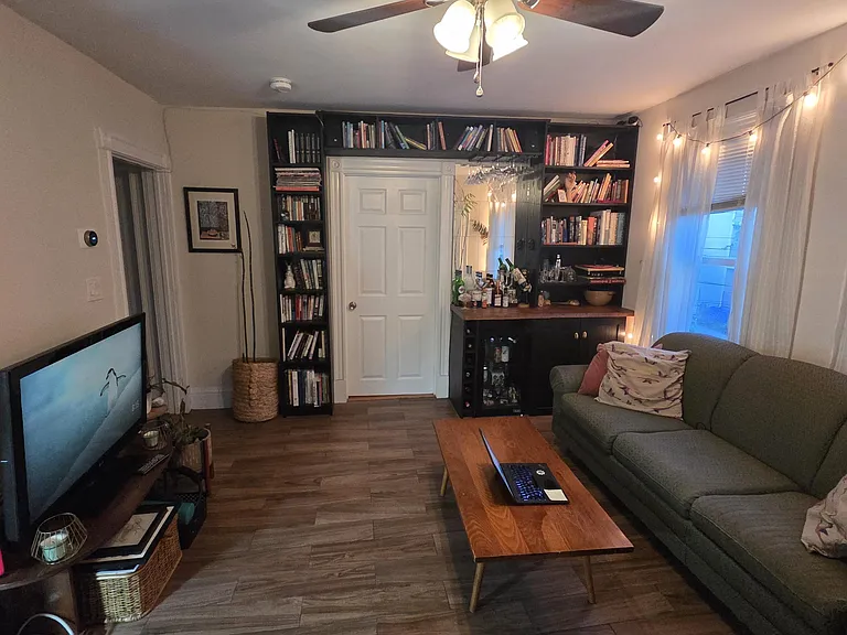 16 Montfern Ave — Photo 6
