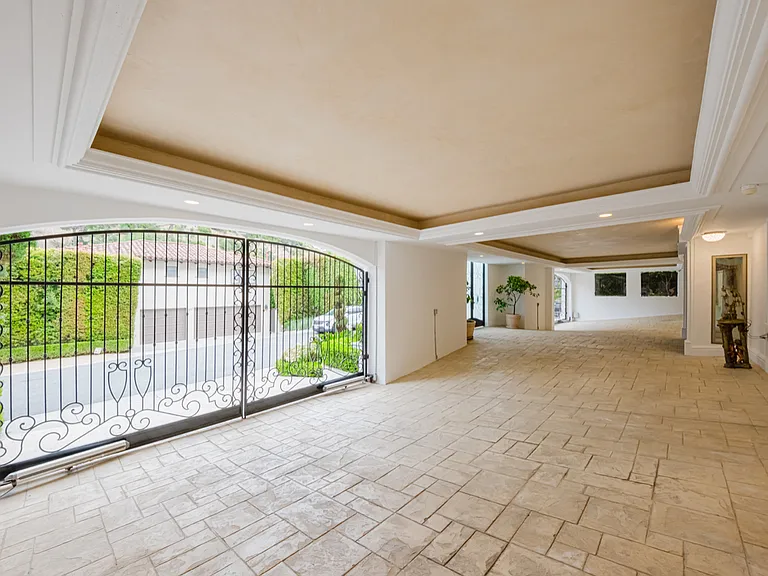 1455 N Robmar Dr — Photo 37