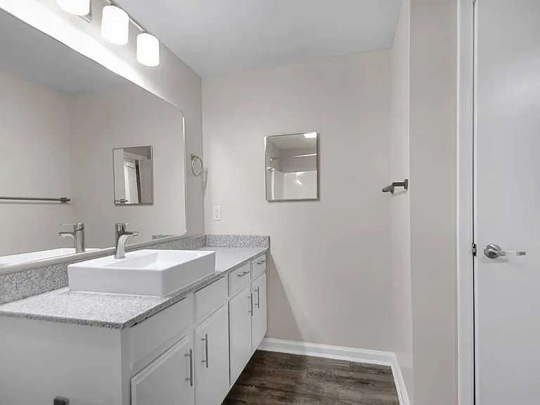Parham Pointe — Photo 24