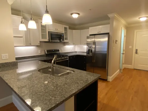 286-1 Main St, Woburn, MA 01801