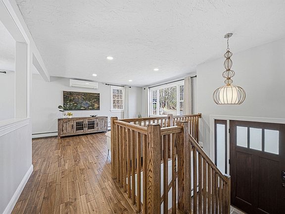4th image of 39 Blueberry Hill Rd
