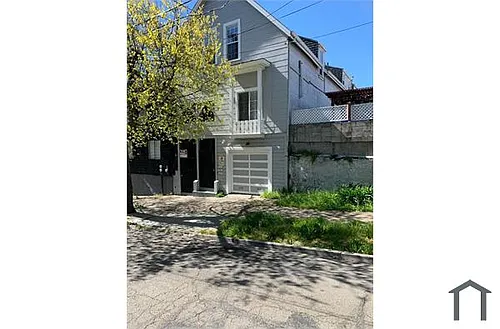 2019 E 20th St #D Photo 1